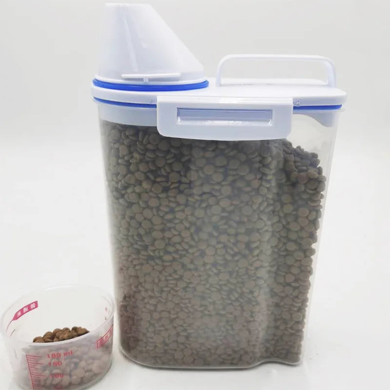 Dog & Cat Food Storage Pail – 1.5kg/2kg Plastic Container with Measuring Cup Cavello & Co.