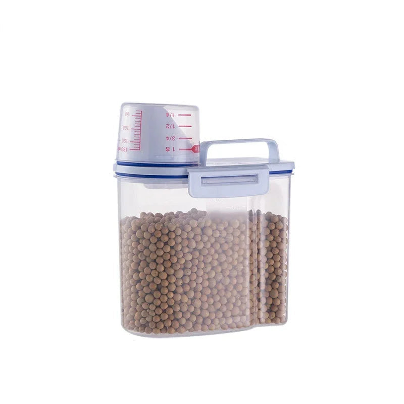 Dog & Cat Food Storage Pail – 1.5kg/2kg Plastic Container with Measuring Cup Cavello & Co.