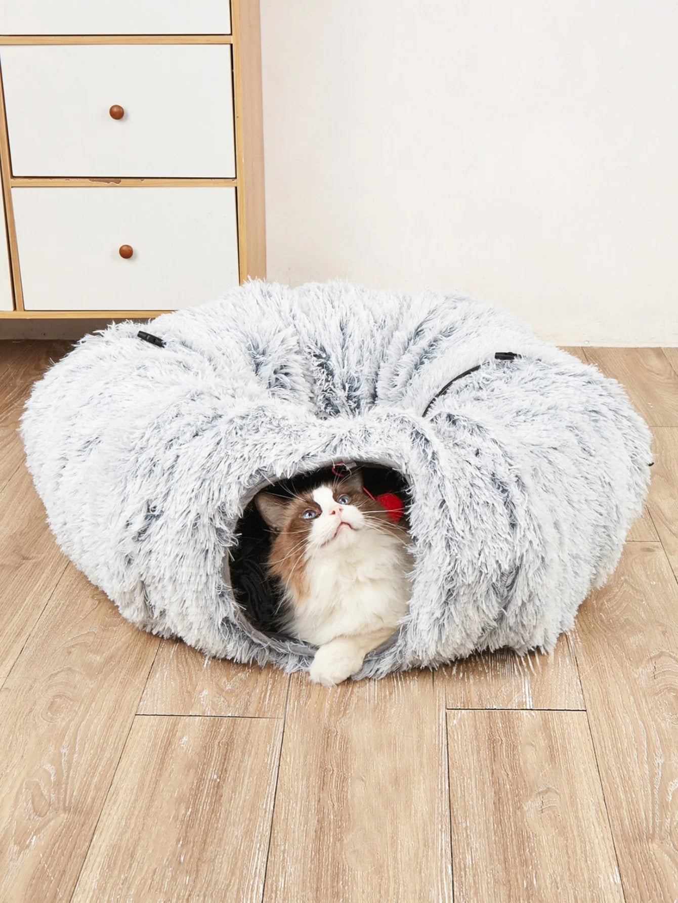 Winter Plush Cat Bed with Tunnel – Fluffy Donut & Peekhole Design Cavello & Co.