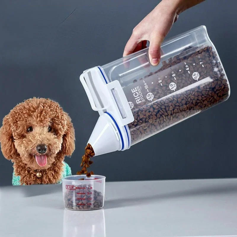 Dog & Cat Food Storage Pail – 1.5kg/2kg Plastic Container with Measuring Cup Cavello & Co.