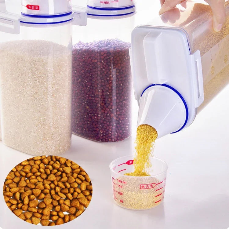 Dog & Cat Food Storage Pail – 1.5kg/2kg Plastic Container with Measuring Cup Cavello & Co.