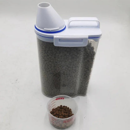 Dog & Cat Food Storage Pail – 1.5kg/2kg Plastic Container with Measuring Cup Cavello & Co.